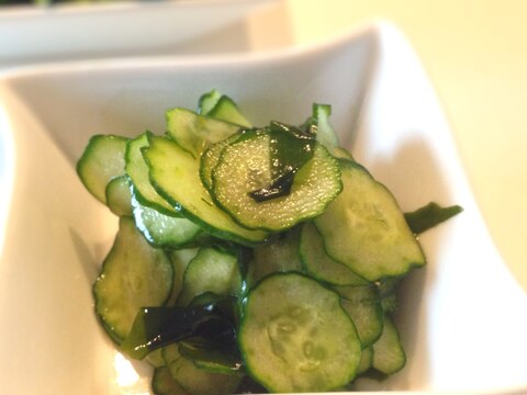 きゅうりとワカメの酢の物